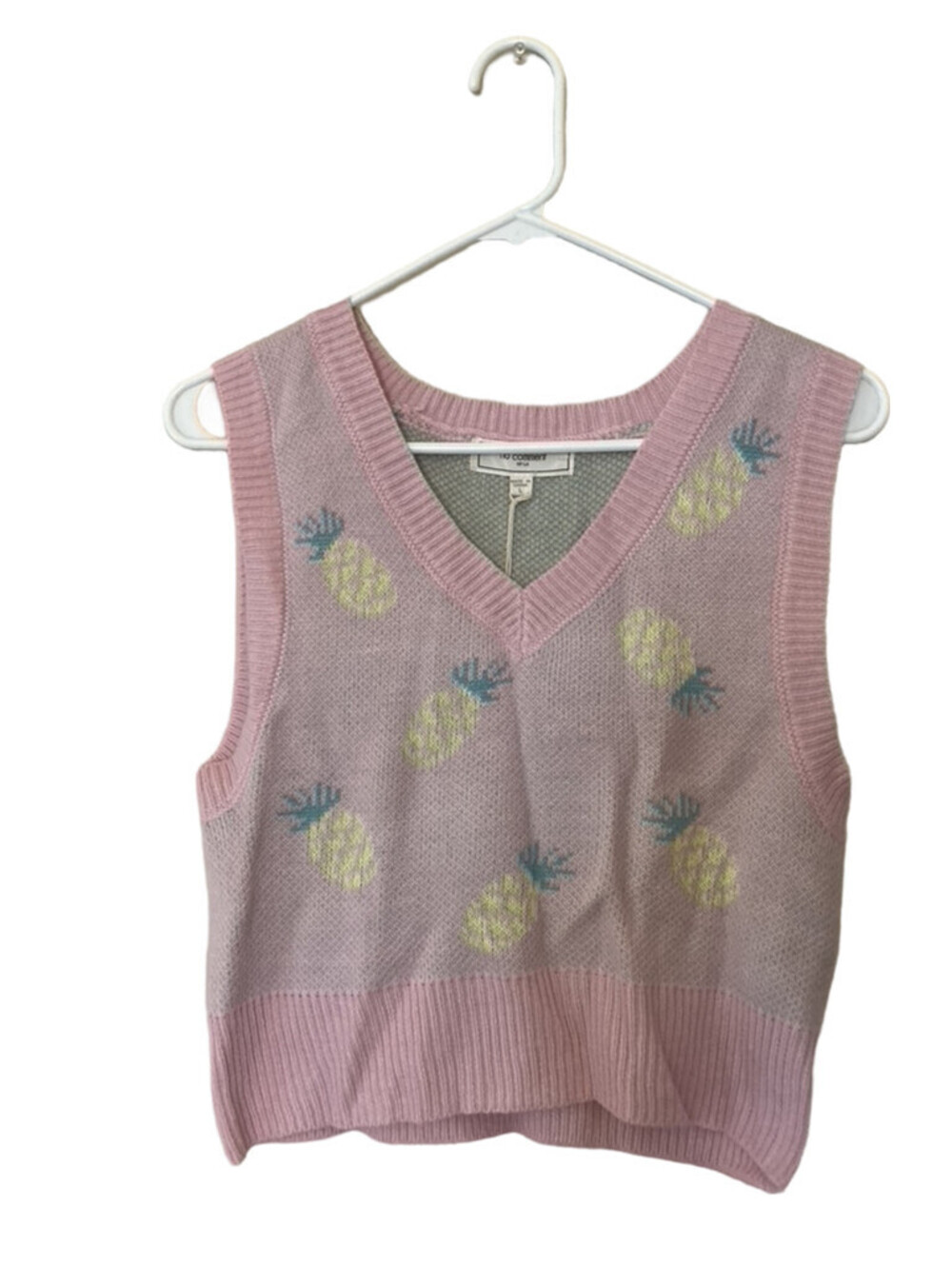 No Comment NY-LA Pink Pineapple Sweater Vest - size L